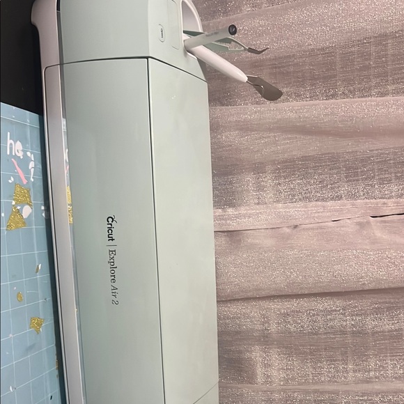 Cricut Green Office Arts & Crafts - Picture 1 of 1